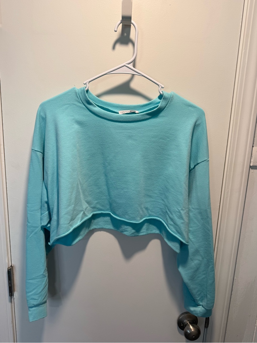 Fashion Nova Cropped Crewneck Sweatshirt in Aqua Blue